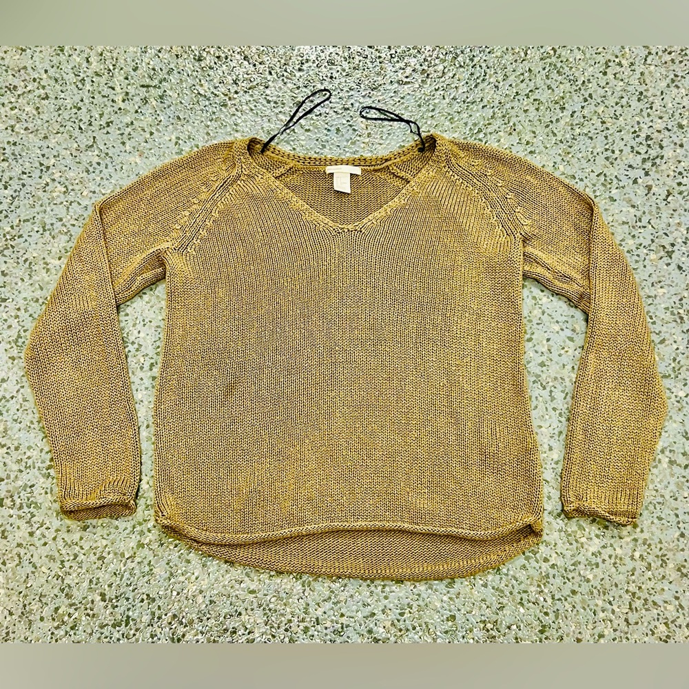 BASIC/BASIQUE Sweater for Womens. Size Small, Color Beige.